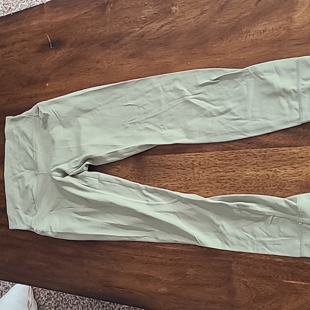 Lululemon Powder Green Align Leggings 25" Size 8 - Picture 3 of 6